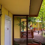 Gæstehus Welcoming Bungalow In Petrich