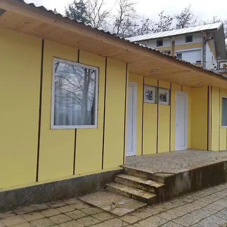 Gæstehus Welcoming Bungalow In Petrich