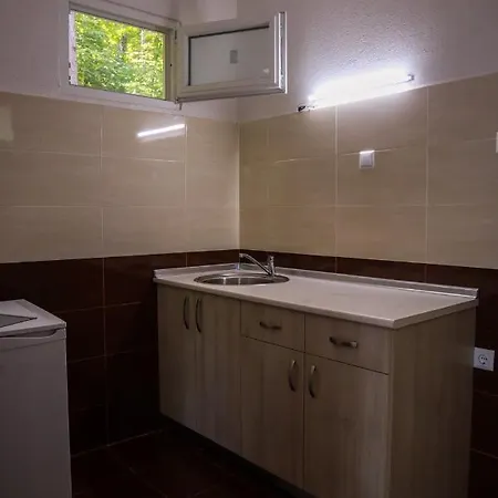 Welcoming Bungalow In Petrich בית הארחה 3*